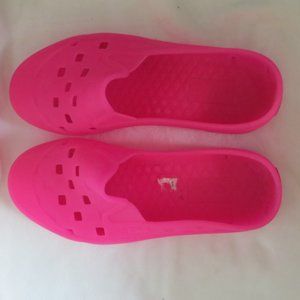 VANS Hot Pink Slip-On TRK Mule Barbie Water Shoe Sandals Womens 8.5 Mens 7